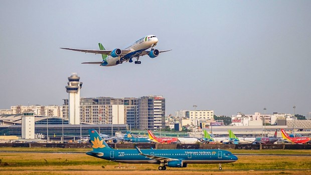 CAAV asked to tackle high rates in flight delays, cancellations hinh anh 1