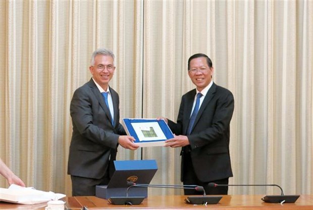 HCM City hopes for stronger ties with Germany’s Frankfurt city hinh anh 2