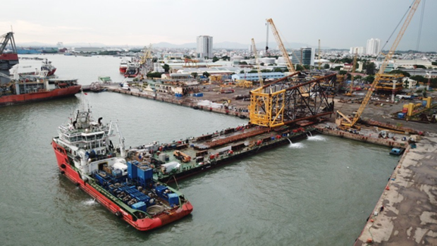 Vietsovpetro launches two support sets of Dragon oilfield hinh anh 1