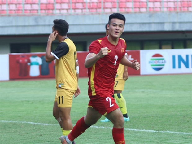 Vietnam U19s trounce Brunei 4-0 hinh anh 1