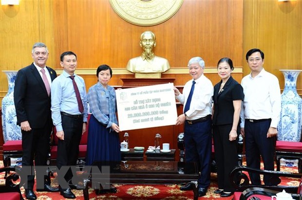 VFF Central Committee receives donation to building houses for the poor hinh anh 1