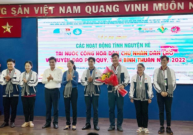 HCM City youths launch voluntary activities in Laos hinh anh 1