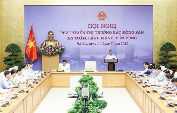 PM demands removing bottlenecks in real estate market for safe, healthy development hinh anh 1