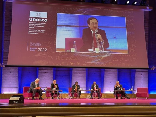 Vietnam seeks stronger science-technology cooperation with France, UNESCO, WIPO hinh anh 1