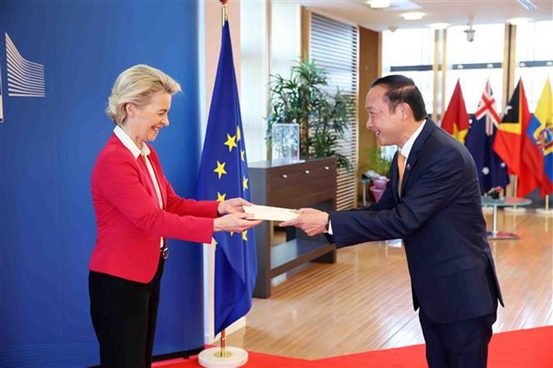 EU attaches importance to ties with Vietnam: EC President hinh anh 2