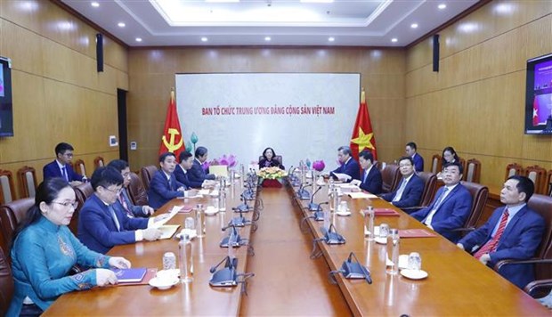 Vietnamese, Chinese Parties intensify cooperation in personnel training hinh anh 1