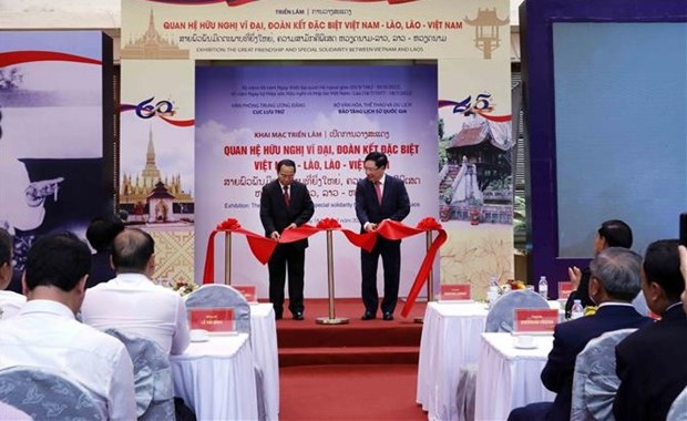 Vietnam-Laos friendship, solidarity, cooperation spotlighted at exhibition hinh anh 2