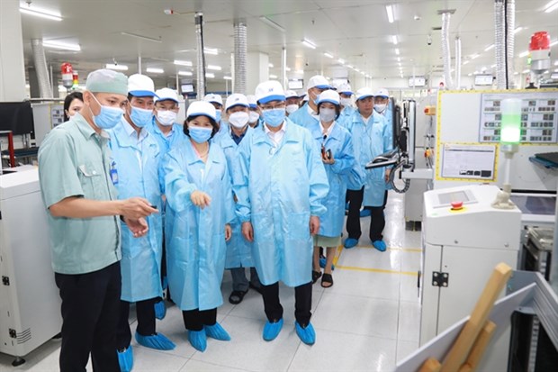 Samsung Vietnam provides smart factory model for 14 local firms hinh anh 1