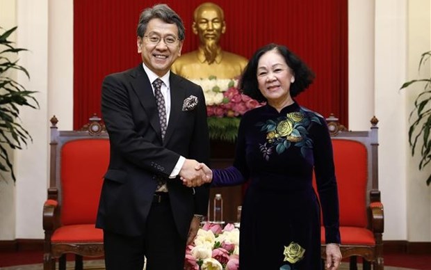 Party official hosts Japanese international bank leader hinh anh 1
