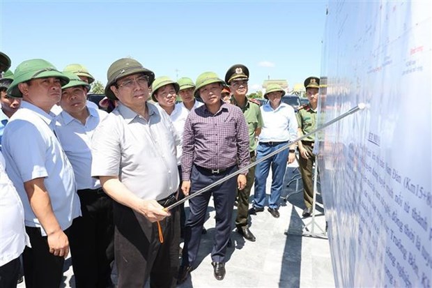 PM makes field trips to key projects in Nghe An province hinh anh 1