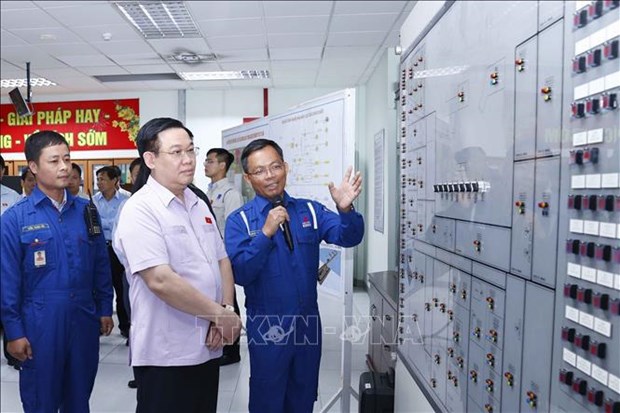 Resources should be mobilised for expansion of Dung Quat Oil Refinery: top legislator hinh anh 1