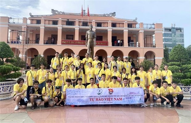 Summer camp opens for overseas Vietnamese youths hinh anh 1
