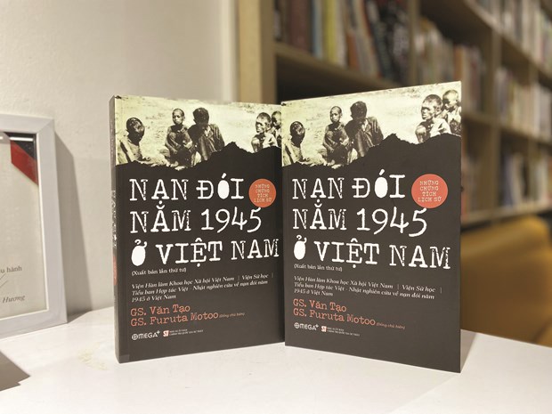 New book recalls 1945 famine in Vietnam hinh anh 1