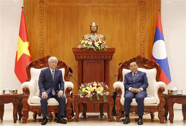 Vietnam enhances special relationship with Laos hinh anh 1