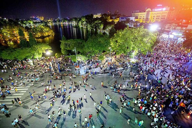 Hanoi serves 10.62 million tourists in seven months hinh anh 1