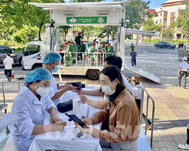 Vietnam records 1,805 new COVID-19 cases on July 29 hinh anh 1