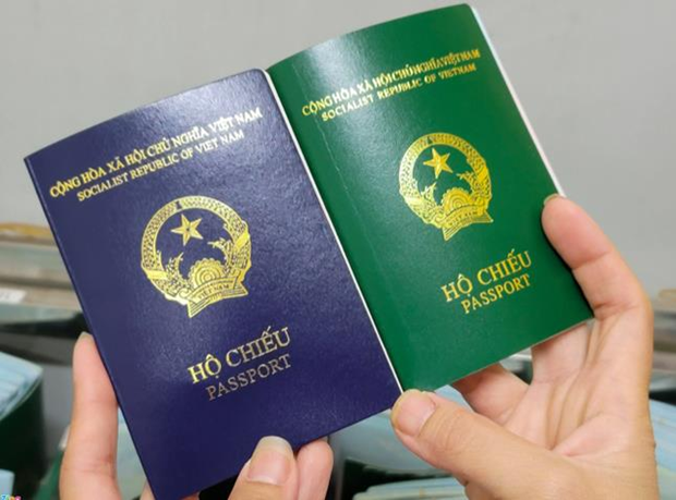 Place of birth annotation to be added to new passports issued for Vietnamese in Czech hinh anh 1