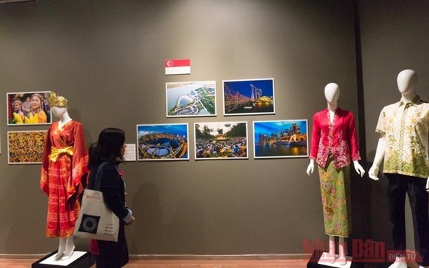 “ASEAN Cultural Colours” exhibition to take place in Hanoi next week hinh anh 1