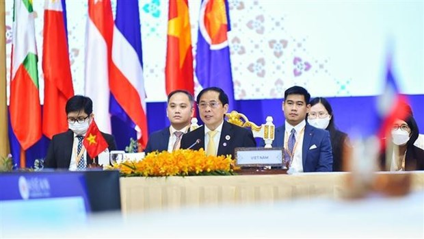 AMM-55: ASEAN, partners review cooperation, agree on future orientations hinh anh 1