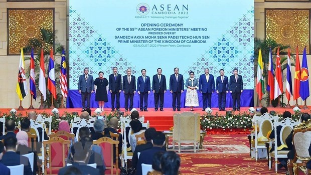 ASEAN proposes peaceful settlement of East Sea issue hinh anh 1