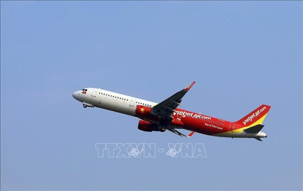 Vietjet adjusts flying routes to Northeast Asia hinh anh 1