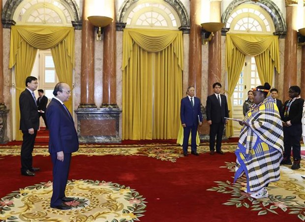 President receives new ambassadors of South Africa, Saudi Arabia, Belgium hinh anh 1