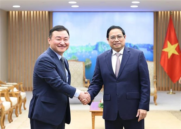 Prime Minister asks Samsung Electronics to expand operations in Vietnam hinh anh 1