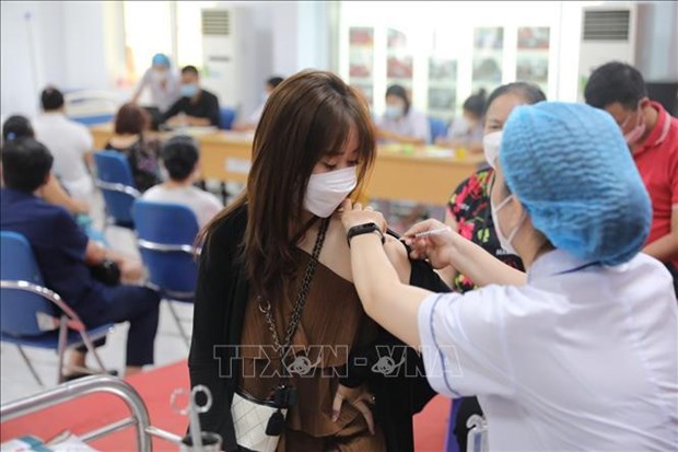 COVID-19: Additional 1,602 cases confirmed on August 6 hinh anh 1