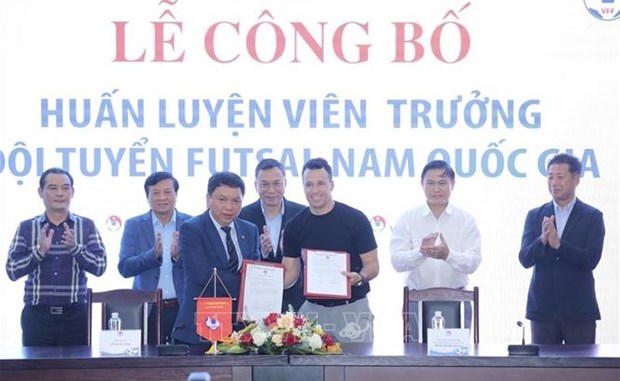Vietnam's futsal team has new coach hinh anh 1