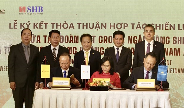 Vietnam Airlines expands partnerships to boot multi-sector business hinh anh 1