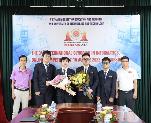 Vietnam team claim four medals at Int’l Informatics Olympiad hinh anh 1