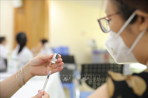 Vietnam records 2,814 new COVID-19 cases on August 17 hinh anh 1