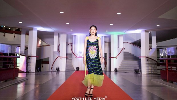 SOL Student Fashion Tour 2022 begins hinh anh 1