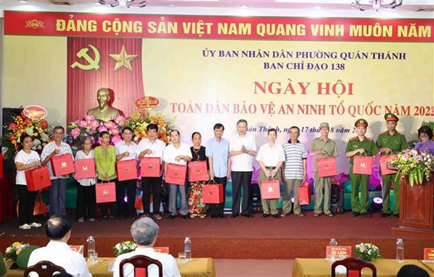 All People’s Security Safeguard Festival held in Hanoi hinh anh 1