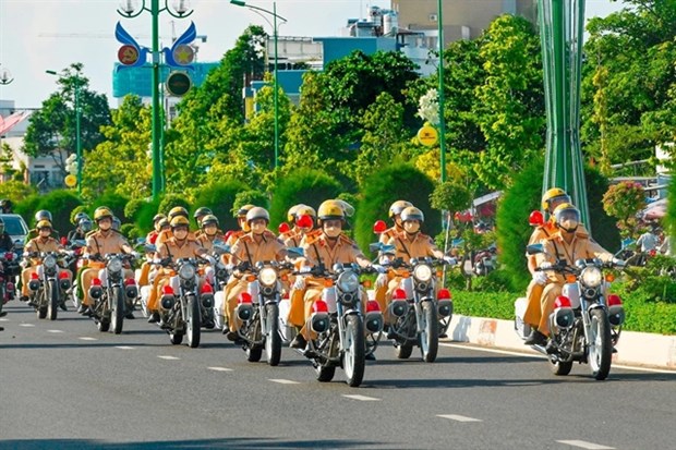 PM calls for enhanced traffic safety during National Day holidays hinh anh 1