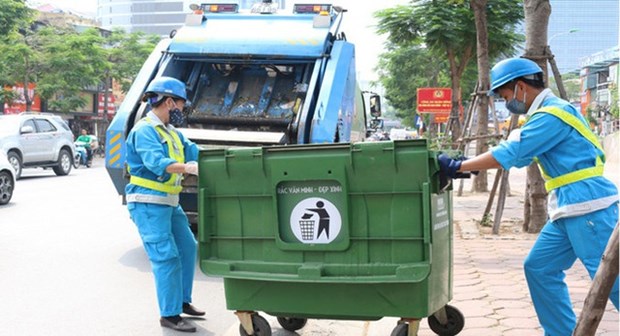 Conference to seek solutions to waste treatment in urban areas hinh anh 2