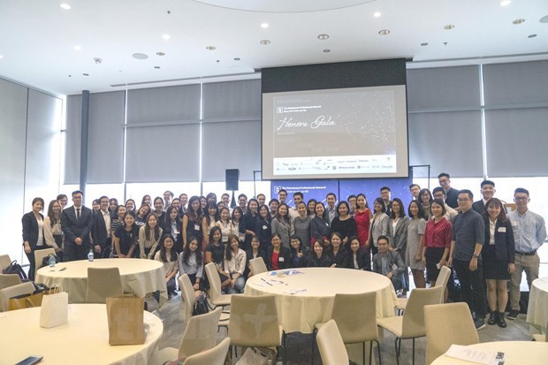 Vietnamese students in US mark 10 years of networking hinh anh 1