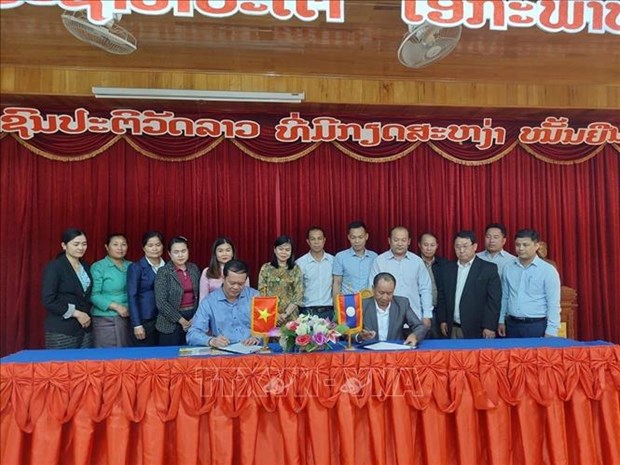 Central province helps Laos with human resources training hinh anh 1