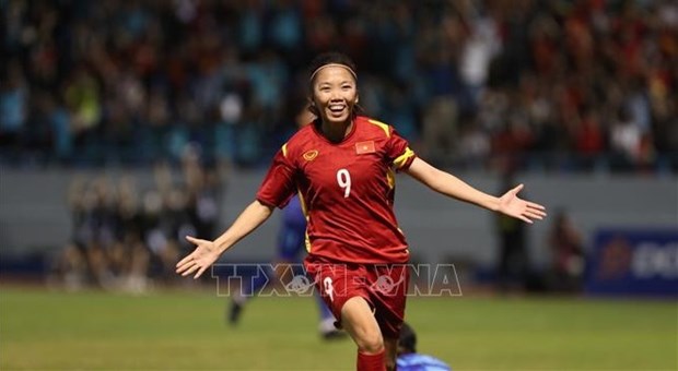 Female football player Huynh Nhu to join Portuguese team hinh anh 1