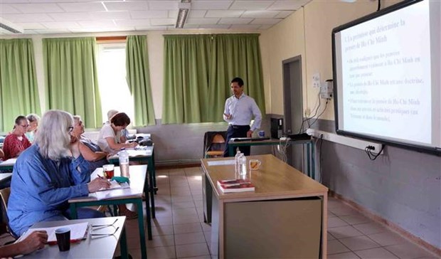 First training course on Ho Chi Minh’s thought held in Belgium hinh anh 1