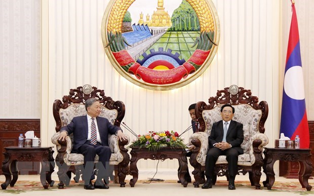 Minister of Public Security pays courtesy calls on Lao leaders hinh anh 2