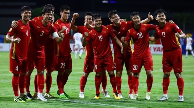 National men’s football team remains in FIFA’s Top 100 hinh anh 1