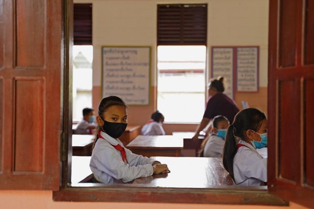 Laos works to ensure safe school openings amid COVID-19 hinh anh 1