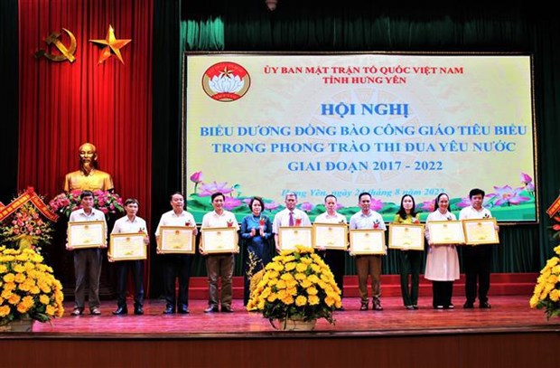 Hung Yen outstanding Catholics honoured hinh anh 2