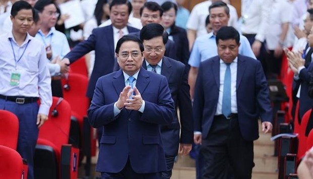 PM requests more efforts to further develop northern mountainous, midland region hinh anh 1