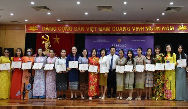 Training course helps OV teachers better mother language teaching hinh anh 1