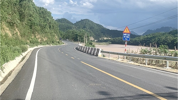 Transport ministry proposes upgrading five highways linking with Laos hinh anh 1
