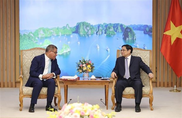 PM hails contributions of COP26 President hinh anh 1