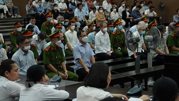 Former leaders of Binh Duong imprisoned in land-use rule violation case hinh anh 1