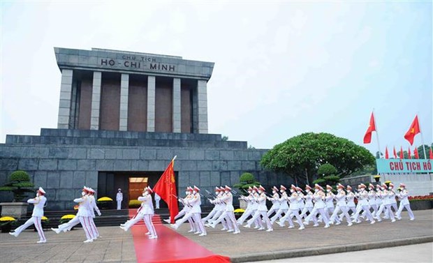 Ho Chi Minh Mausoleum sees nearly 29,000 visitors on National Day hinh anh 2